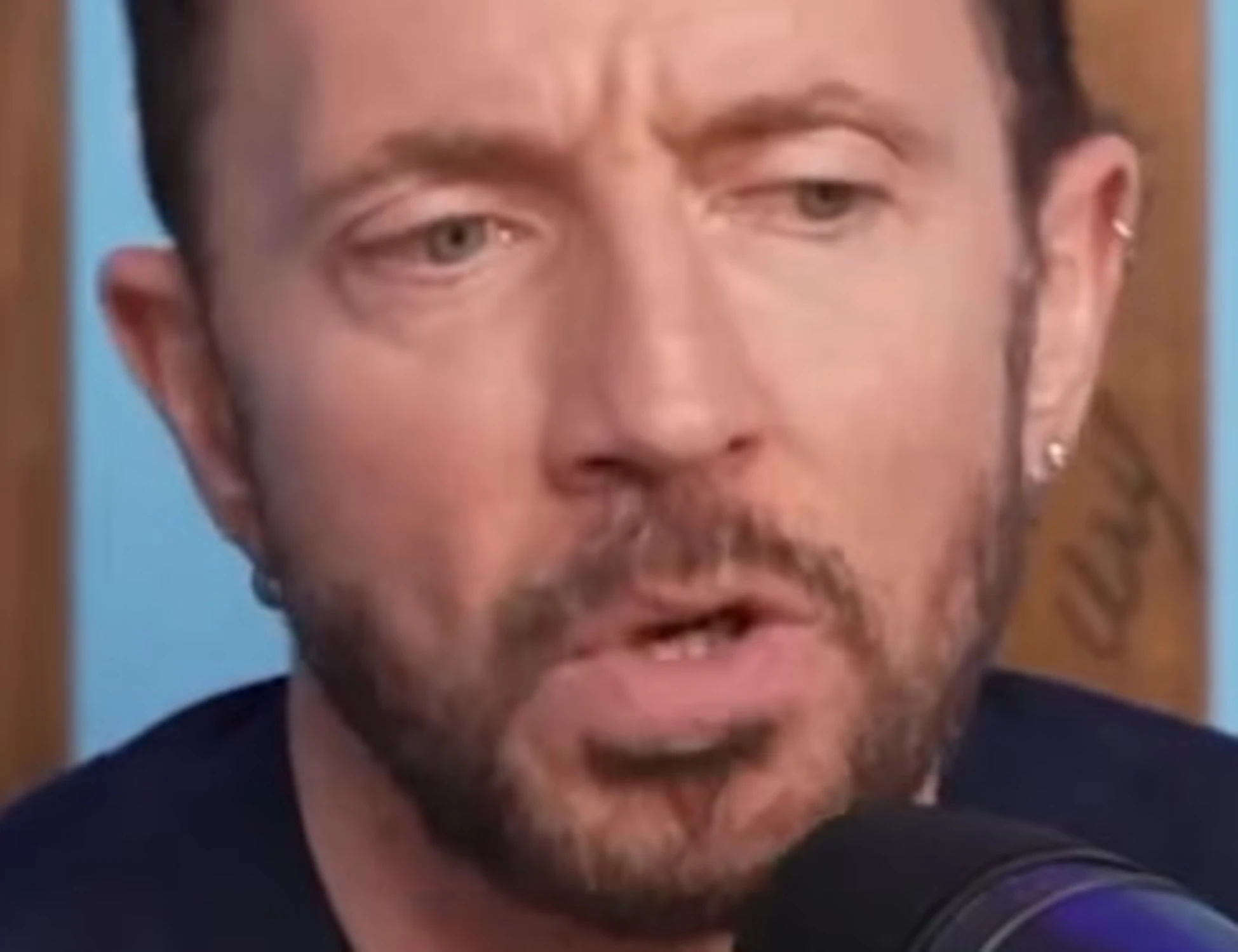 Andrea Scanzi insulta Vannacci e gli italiani: "Ignoranti, feroci, rinc***"