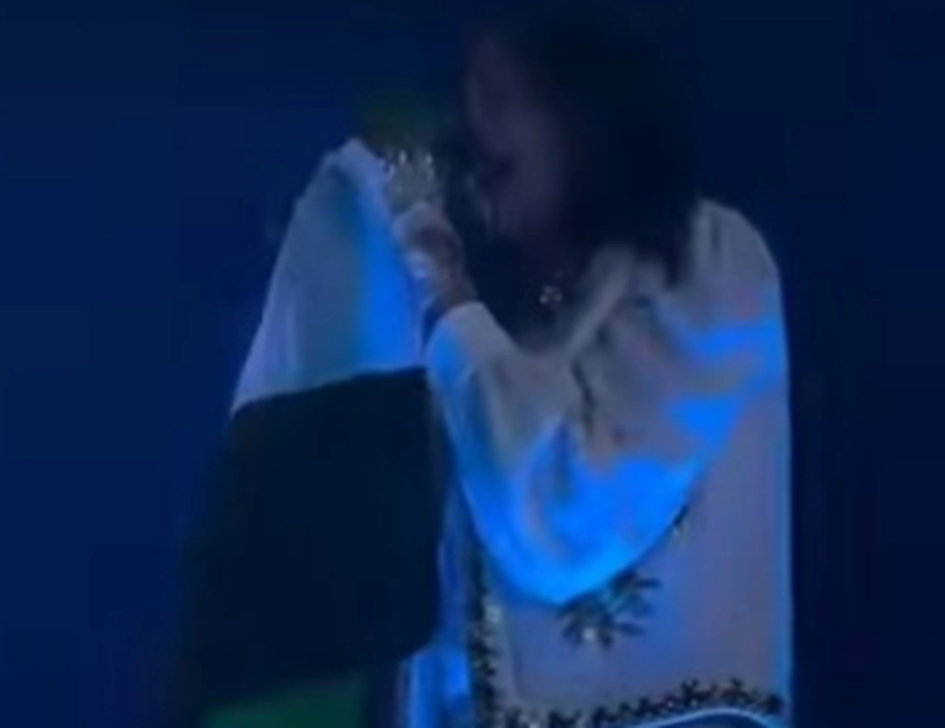 Ghali, la bandiera della Palestina sul palco? La butta a terra