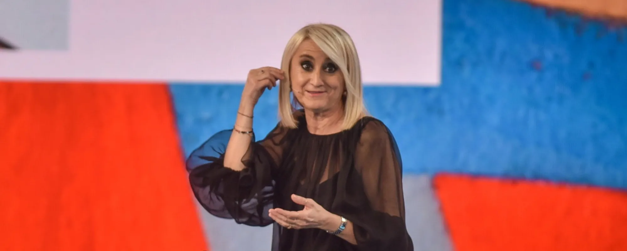 "Mi ha querelata l'Esercito". E Luciana Littizzetto rincara pure: altri insulti al generale