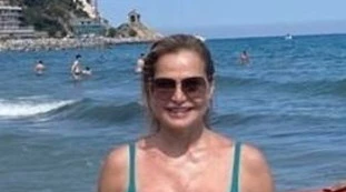 Simona Ventura, la foto in bikini a 55 anni: "Scelta forte, ma faccio la mia porca figura"