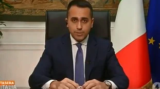 Stasera Italia, Luigi Di Maio sul Mes: "Superare le divisioni politiche", l'appello in diretta tv
