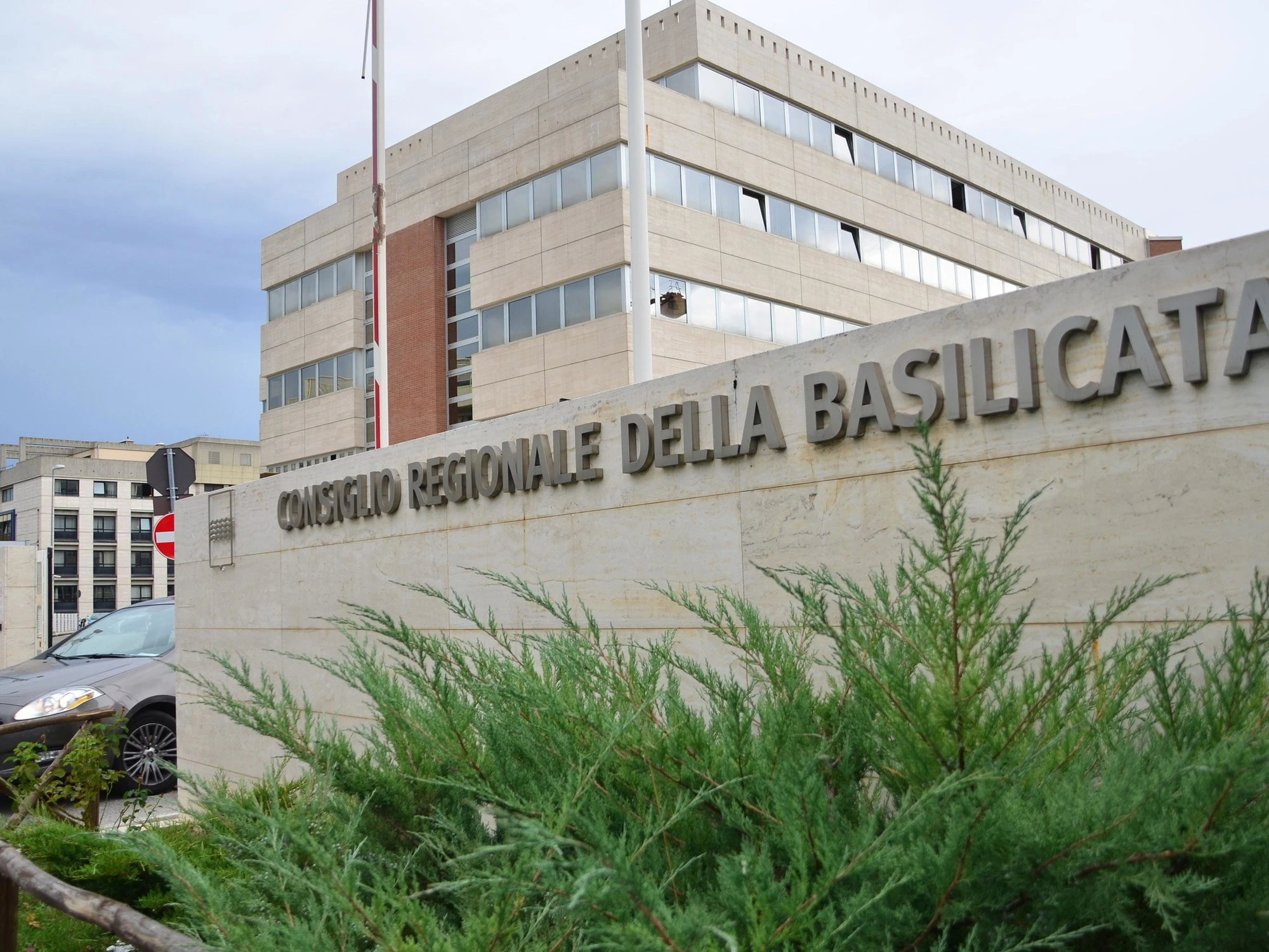 Basilicata, regalo di Natale in regione: tornano i vitalizi