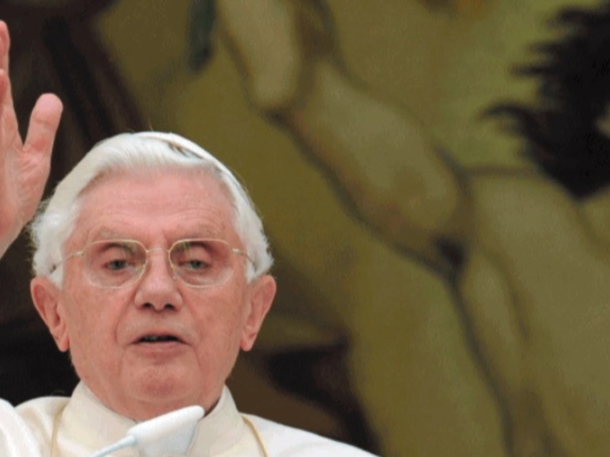 La Chiesa e l'equivoco del pacifismo assoluto: Ratzinger ci aveva avvisato