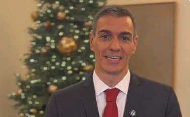 Pedro Sanchez, gli sconcertanti auguri di Natale: per non offendere l'Islam