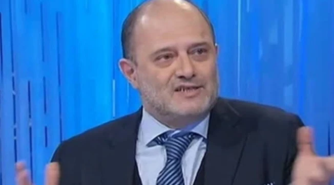 Franco Bechis contro Giuseppe Conte: "Negazionista rosso alla sanità in Calabria, figura di m***a storica"