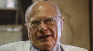 Coronavirus, Massimo Galli: "Inutile vaccinare chi ha avuto il Covid, provoca effetti collaterali"
