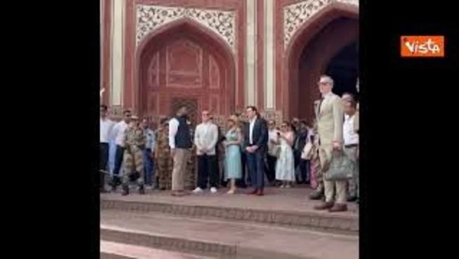 Segretario di Stato Usa Rubio visita il Taj Mahal in India
