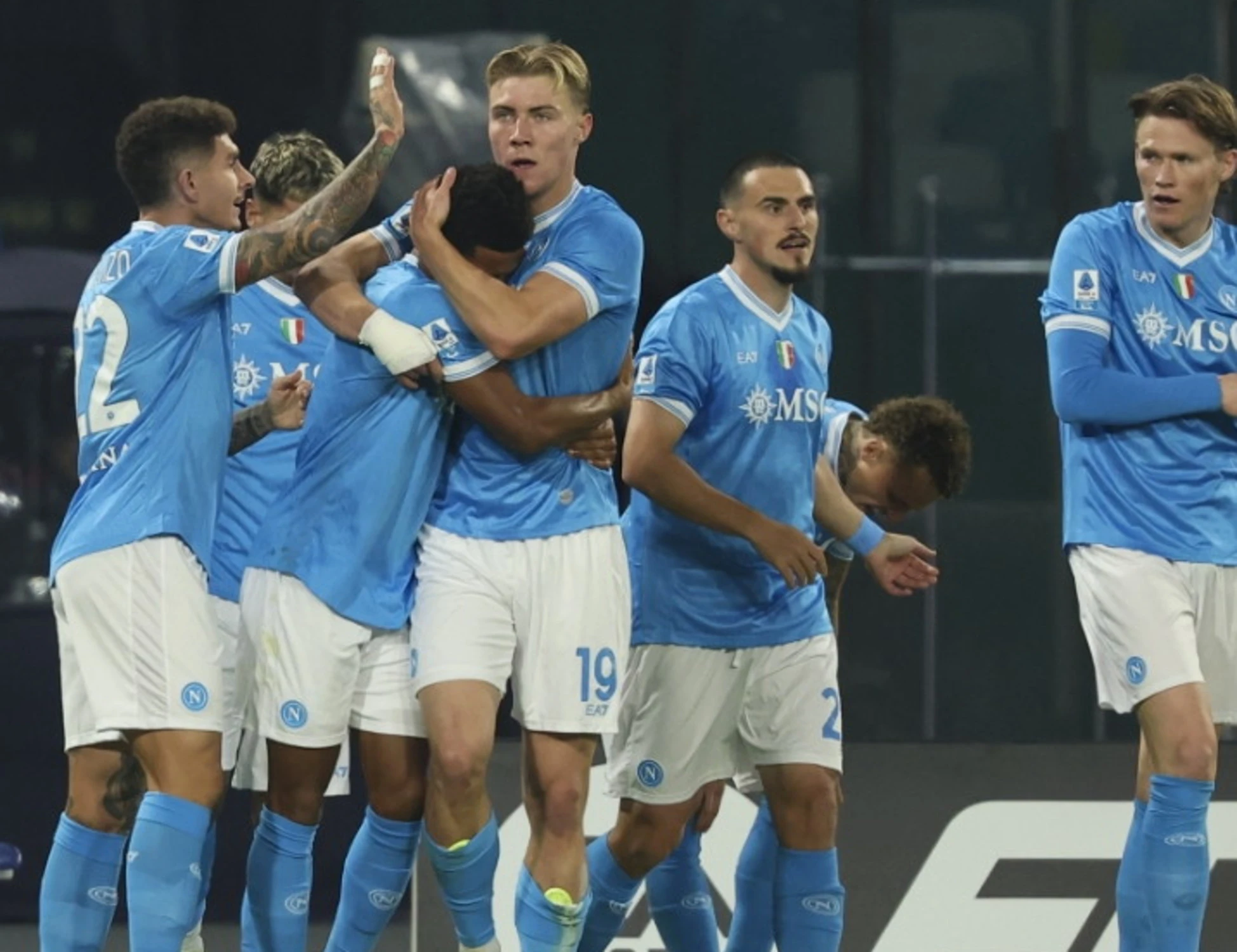 Serie A, il Napoli supera la Juventus: doppietta di Hojlund