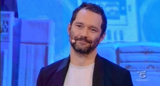 Amici, Boosta demolisce il format di Maria De Filippi: "Ma quale musica. In quel programma..."