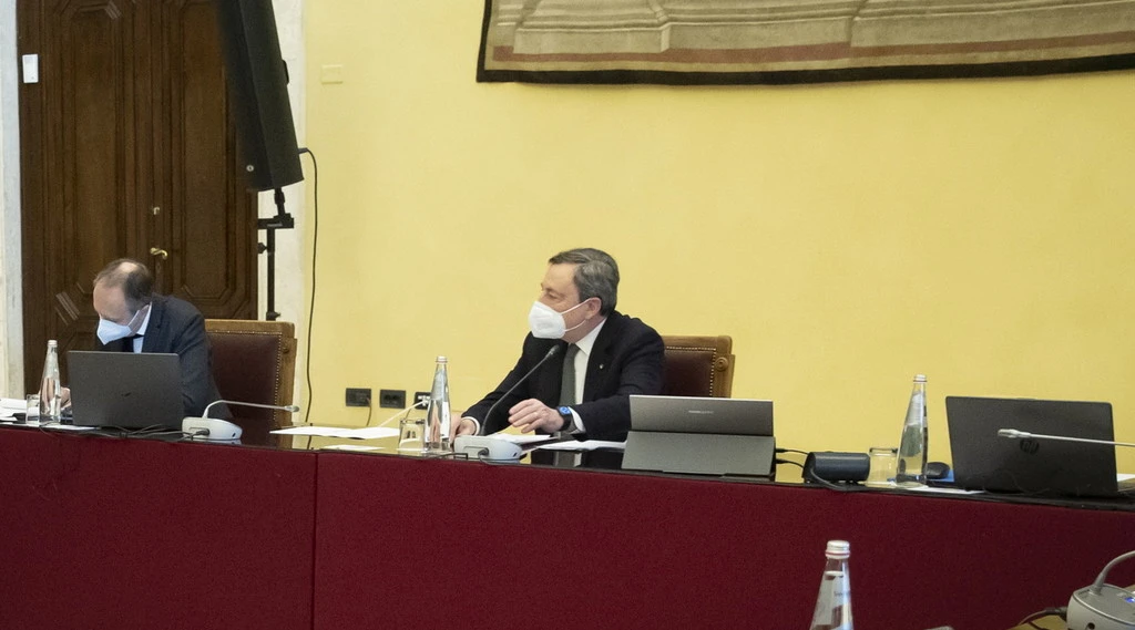 Mario Draghi, indiscrezioni: "Forse oggi il discorso". La mossa per togliere ogni scusa al M5s
