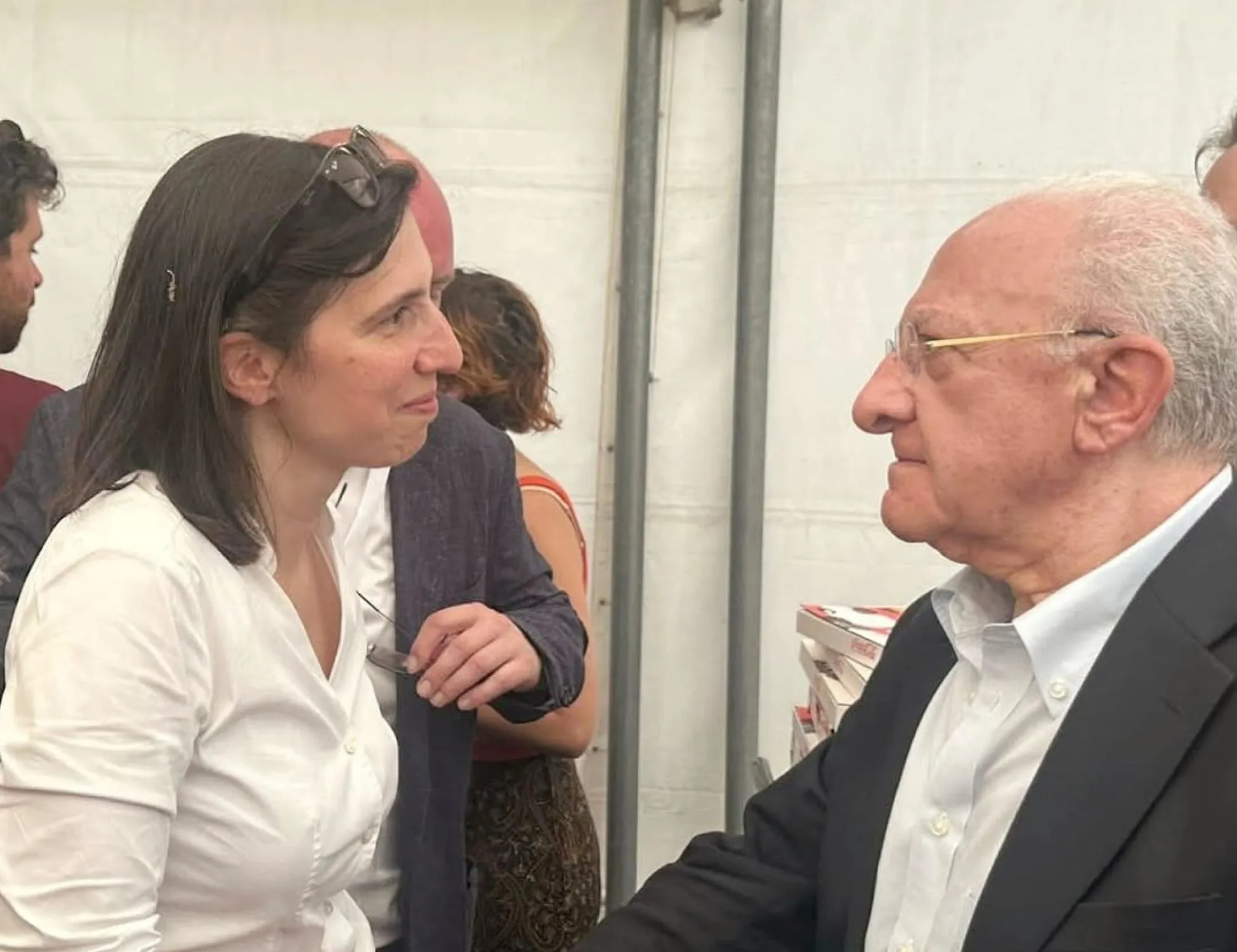 Leggi l'articolo: Campania, De Luca fa saltare tutto? Schlein kaputt