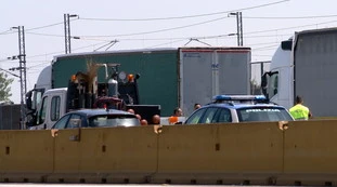 A14, inferno in autostrada ad Ancona: "Morto il nonno, il nipotino di 7 mesi..."