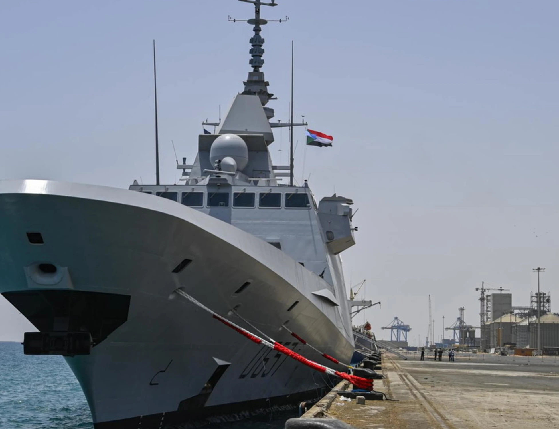 Flotta fantasma, la Francia abborda una nave russa: alta tensione in mare