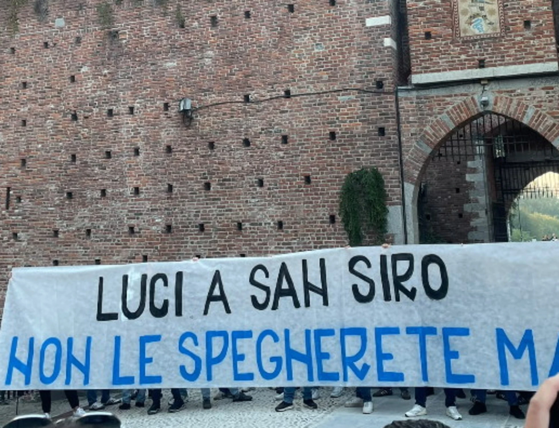 Inter e Milan, ecco il nome del nuovo stadio: "Generali". La protesta degli ultras