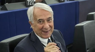 Giuliano Pisapia: "Nessuno vole fare politica per paura di finire in cella"