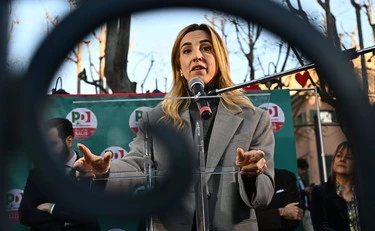 "Salis nervosa": Genova, il sondaggio è pazzesco