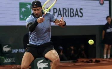 Roland Garros, il dramma di Berrettini: si ritira contro Arnaldi. Un italiano sarà in finale