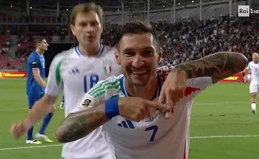 https://media.liberoquotidiano.it/uzBcy4oPZlqHAVQ7_M-L7oQf89dLjAHbQ9d03vee3Ew/width:800/quality:90/aW1hZ2VzLzIwMjUvMDkvMTAvMDkwOTQ3MTAwLWU2NmVhNTk1LWM1ZDUtNGM5MS1hMTliLWQxNjc3ZjQ4NTQ5NS5qcGc.webp