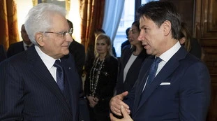 Silvio Berlusconi doccia gelata. Indiscreto Dagospia: "Interviene Mattarella, impossibile cacciare ora Conte"