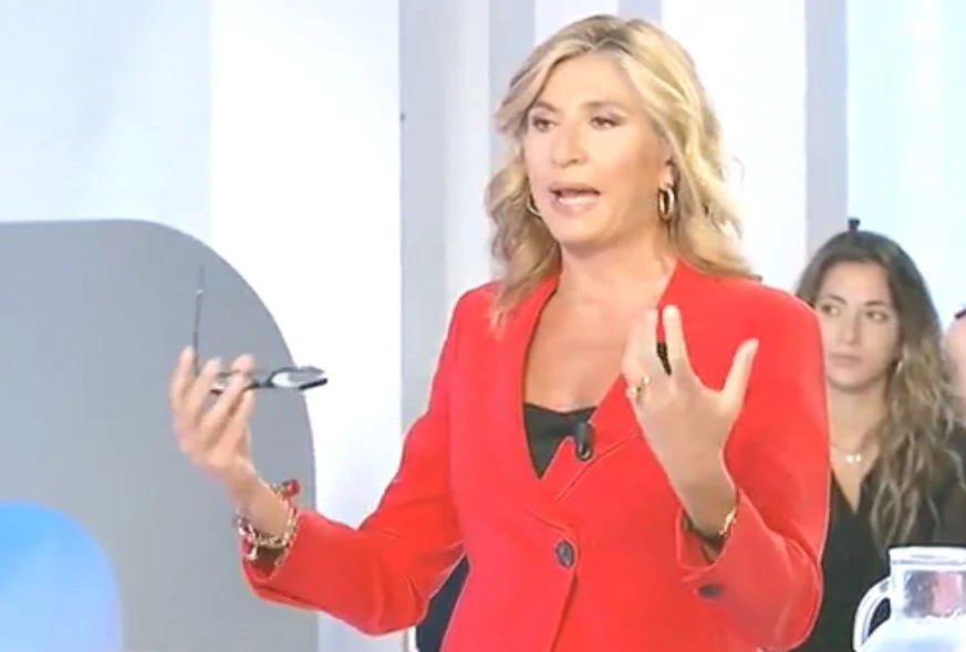 Myrta Merlino a Silvia Vono: "Mi guardi negli occhi, mi dica che quella di Renzi non è una monarchia assoluta"