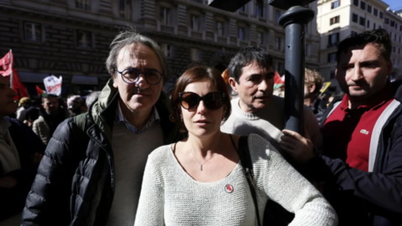 https://media.liberoquotidiano.it/uzXiEtAb7khbov4mMyGN7OjlkVsmXPsvA5y6fWirLzs/width:800/quality:90/aW1hZ2VzLzIwMjYvMDYvMDMvMDcwMzMzNzE0LWNmNjQ1NzZjLTgwMmQtNGVjMi1iYTMyLWMxOTYxNGNjY2IyNS5qcGc.webp