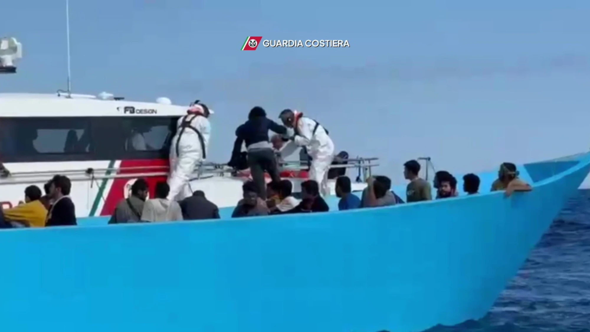 Il pm vuole assolvere l’“angelo” degli scafisti dal favoreggiamento: "Ha un fine nobile"