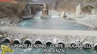 Striscia la Notizia, ponte Lenzino crollato nel 2020, "qua ci vogliono 4 anni". Questa è l'Italia?
