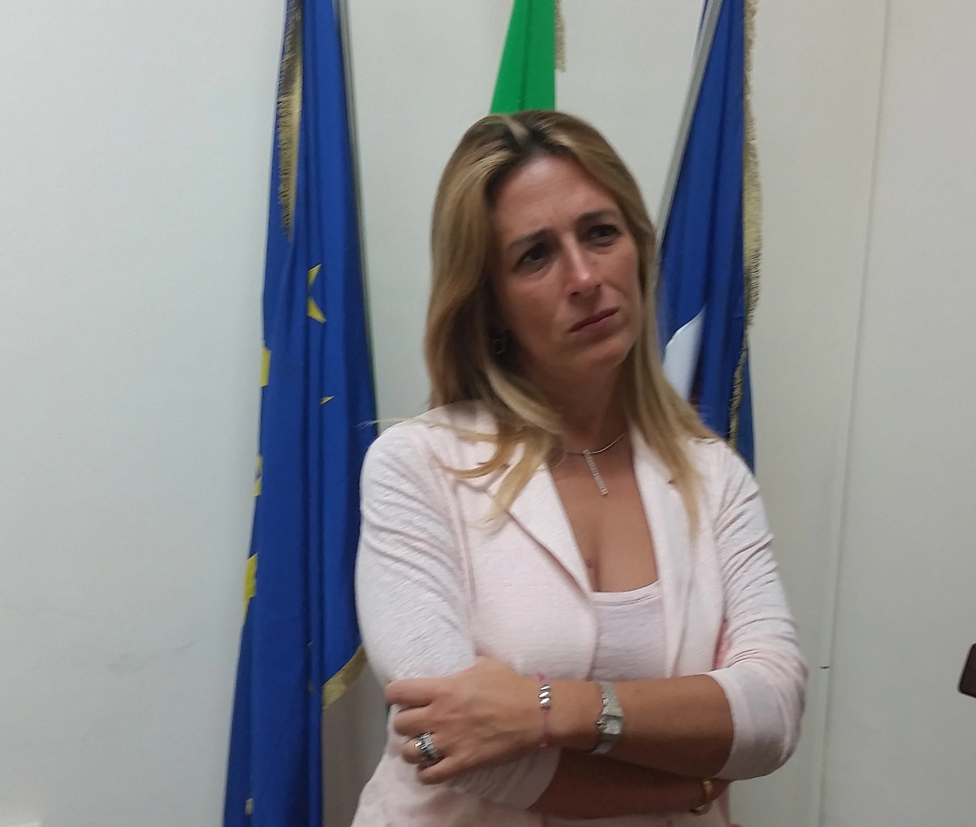 L'assessore regionale Chiara Marciani e l'aiuto al piccolo Tommy
