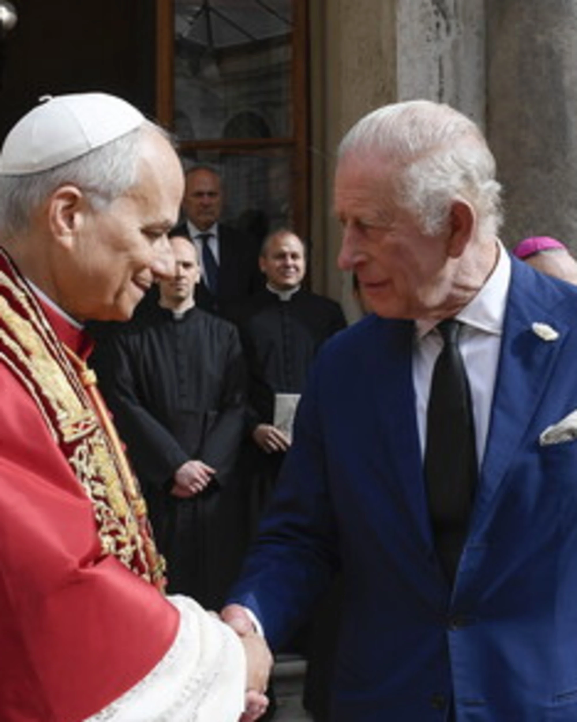 Leone e Carlo ricompongono lo scisma