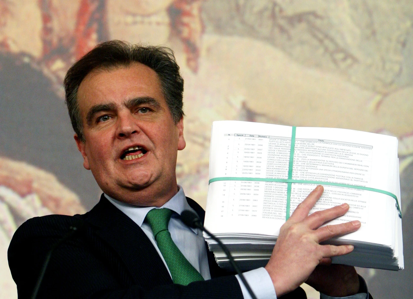 Lega, il nome cambia ancora: Roberto Calderoli e Matteo Salvini, mossa coordinata "anti-pm"