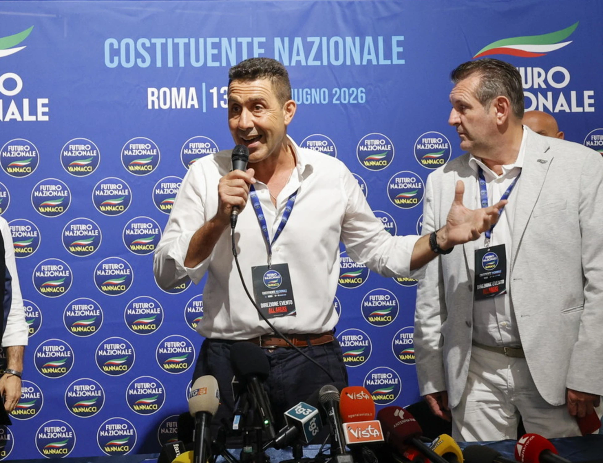 Vannacci balla da solo? "Mai parlato di adesione al centrodestra"