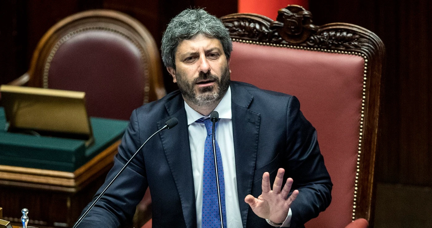 Russia, Roberto Fico getta la maschera alla Camera: "Sto col Pd, Salvini in aula". Governo M5s-compagni?