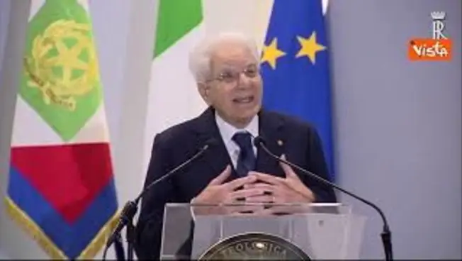 Leggi l'articolo: Mattarella: Mi domando cosa abbiamo perso con morte di tanti migranti. E cita bimbo con la pagella