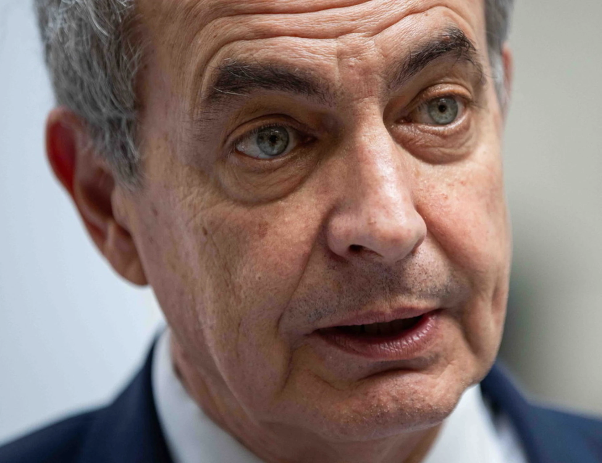 Zapatero, lo scandalo deflagra: indagate anche le figlie