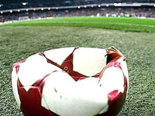 Calcio, sospetti di frode fiscale: perquisiti 41 club di A, B e serie minori. Coinvolti Napoli, Inter e Milan