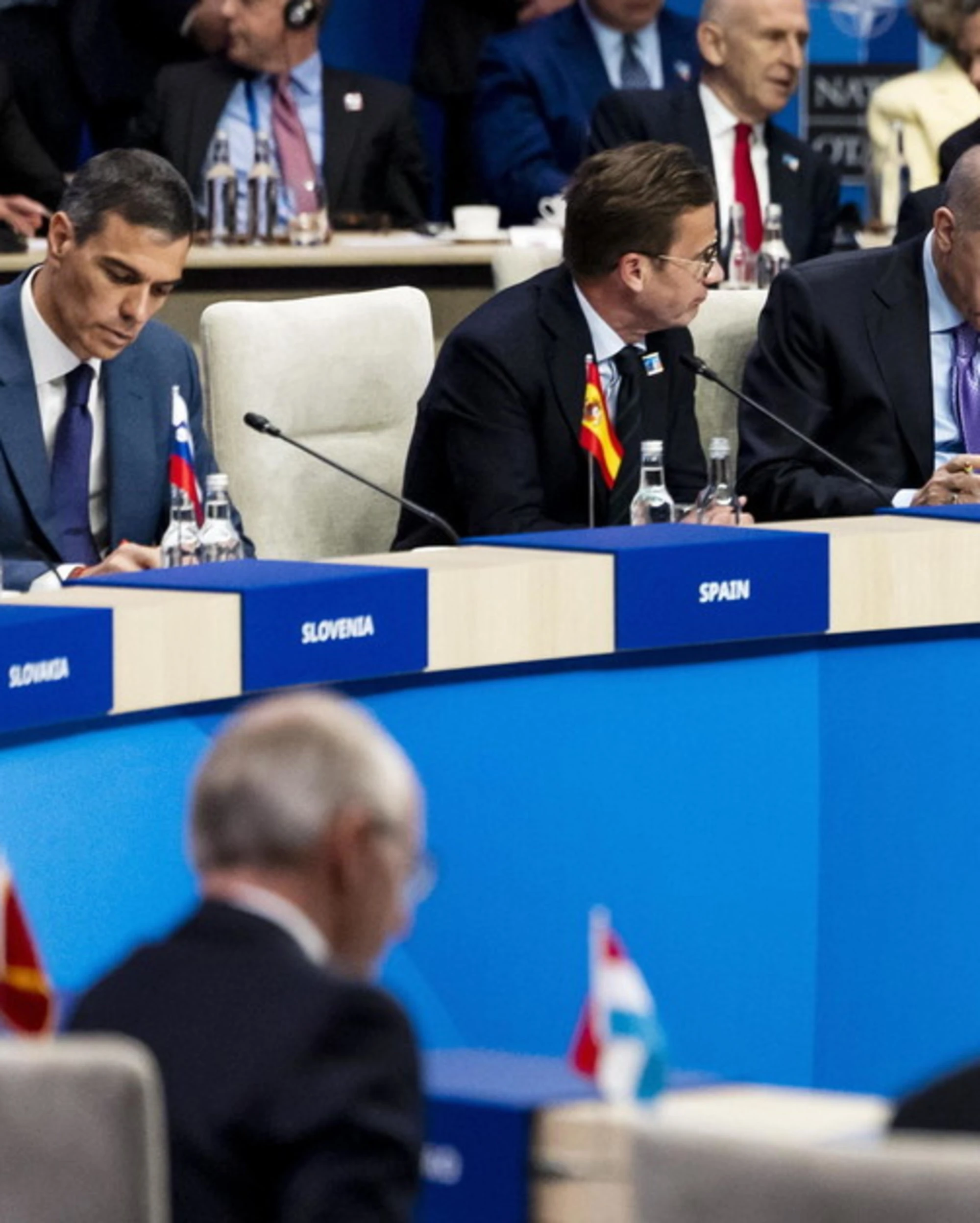 Vertice Nato, Trump incontra Sanchez? Finisce male...