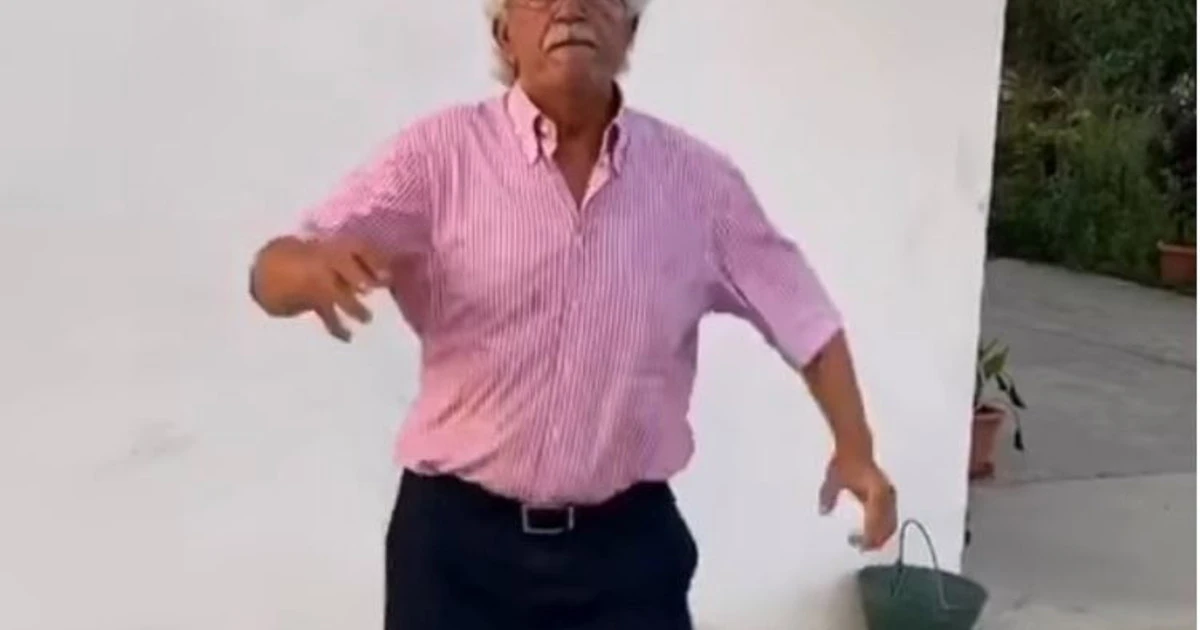 Antonio Razzi, l'ex senatore continua a cimentarsi nel ballo: stavola è su Tik Tok e sogna il Gf vip