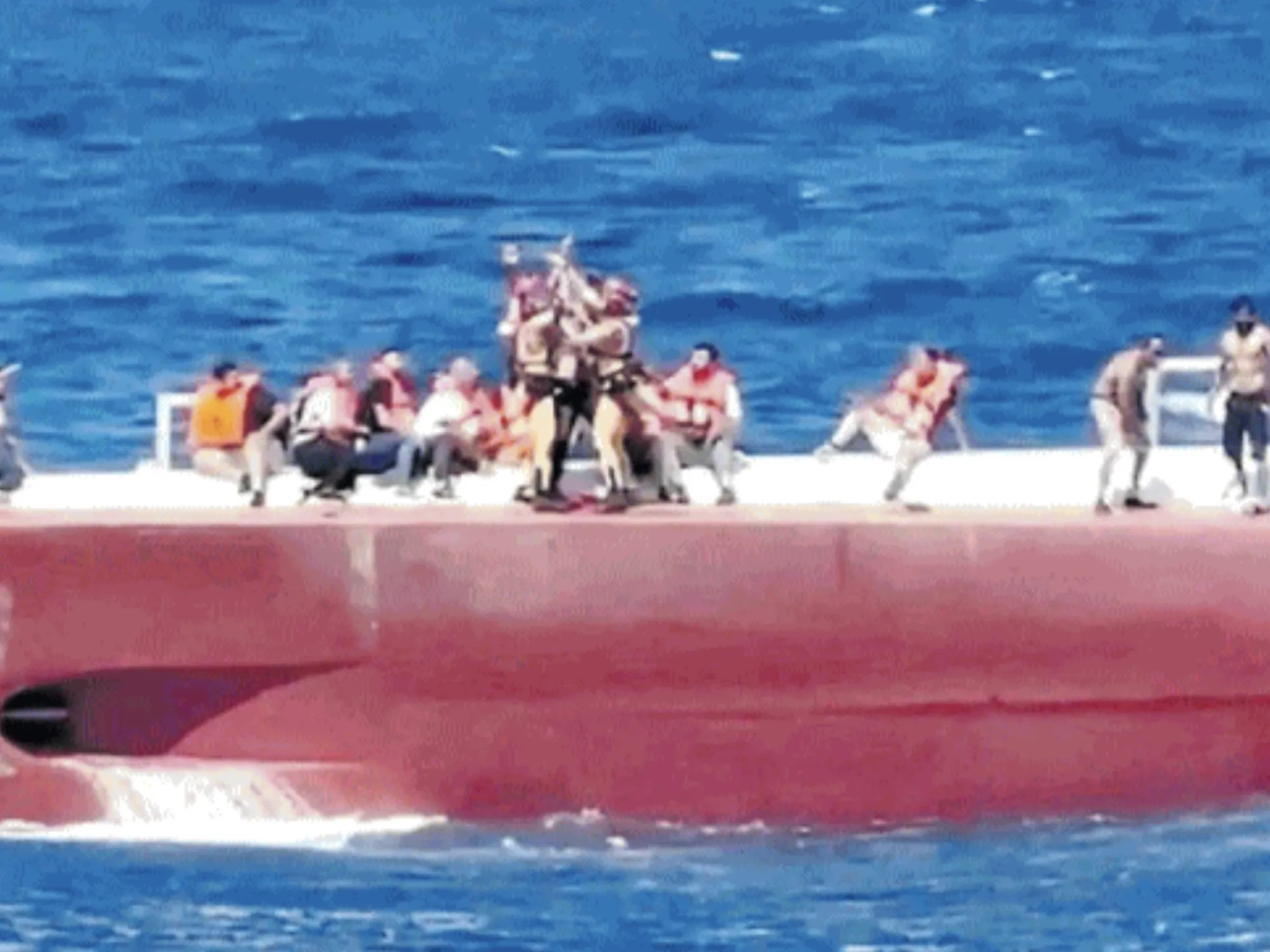 Leggi l'articolo: Boato e naufragio: la vergogna del comandante, arrestato