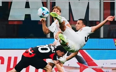 Milan, è subito incubo: la Cremonese vince a San Siro. la Roma batte il Bologna 1-0