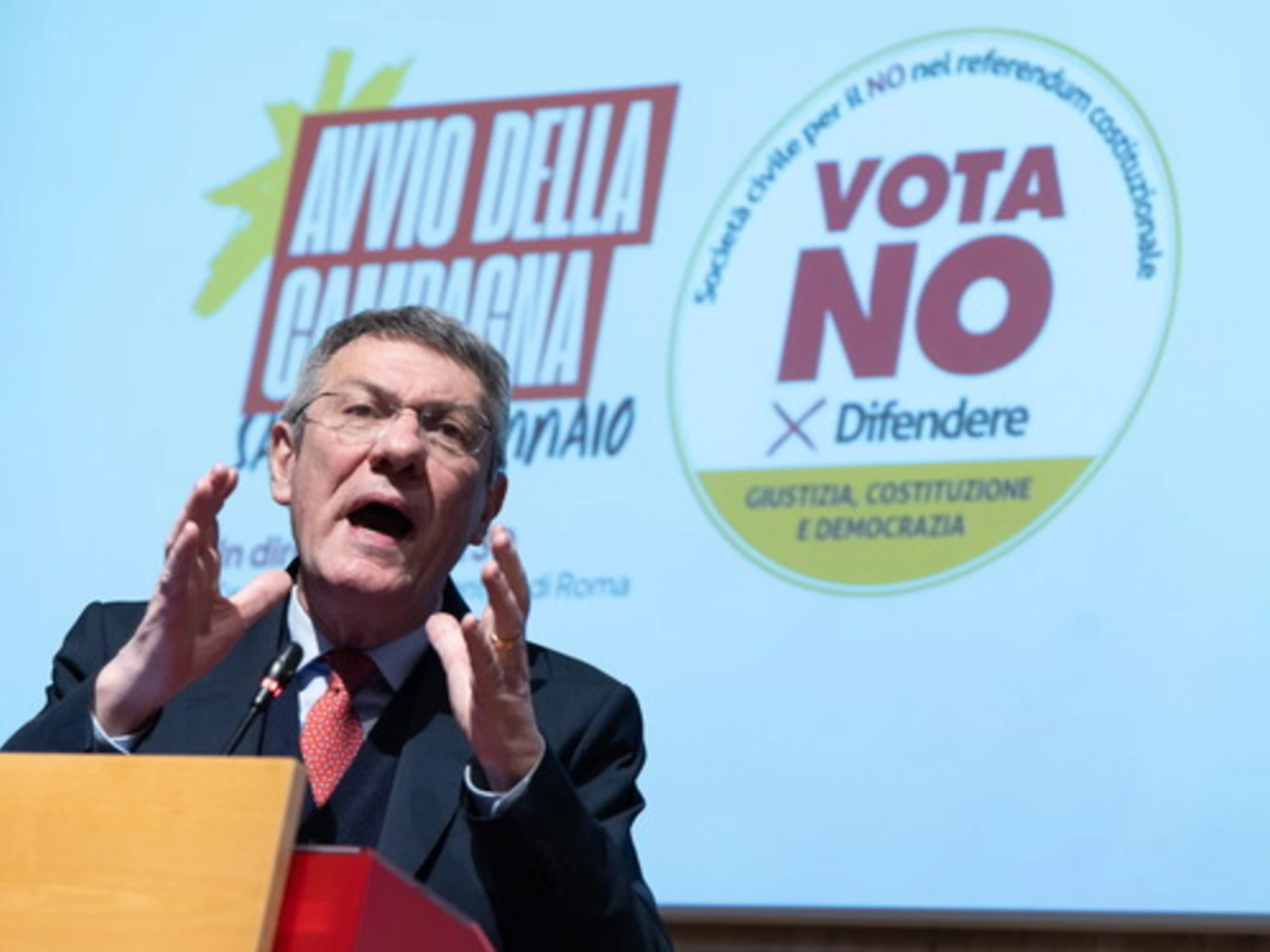 Maurizio Landini, la sparata fa insorgere il centrodestra: "Per loro gli italiani sono cog***"