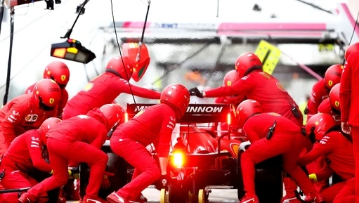 Ferrari chiusa, inglesi a porte aperte: Formula 1 nel caos, come affrontare il coronavirus?
