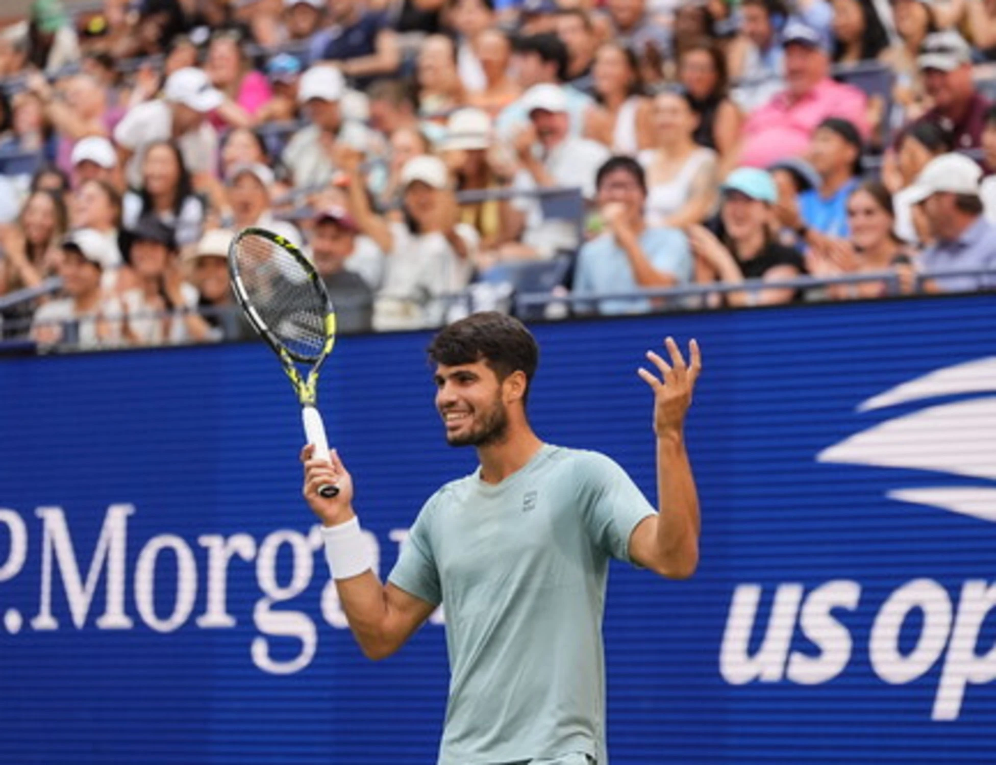 Alcaraz sfida Sinner: "Ha un bersaglio bello grosso sulla schiena"