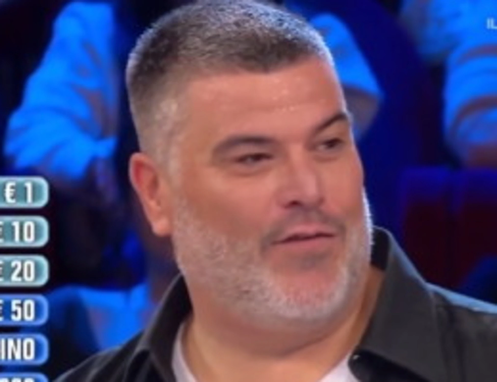 Affari tuoi, tutti contro Ronny: "Un cactus la stessa cosa"