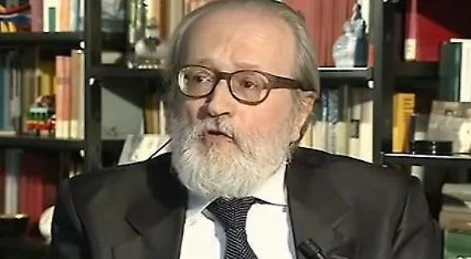 Paolo Becchi: "Beppe Grillo non vuole farsi un nuovo partito, ecco di cos'ha paura"