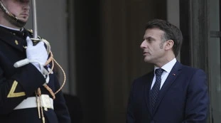Macron, altra figuraccia mondiale: "Nessun viaggio previsto a Washington"