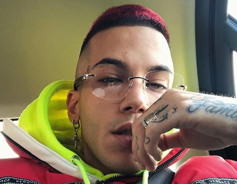 The Voice, l'indiscrezione: polemica su Sfera Ebbasta, cancellato il programma?