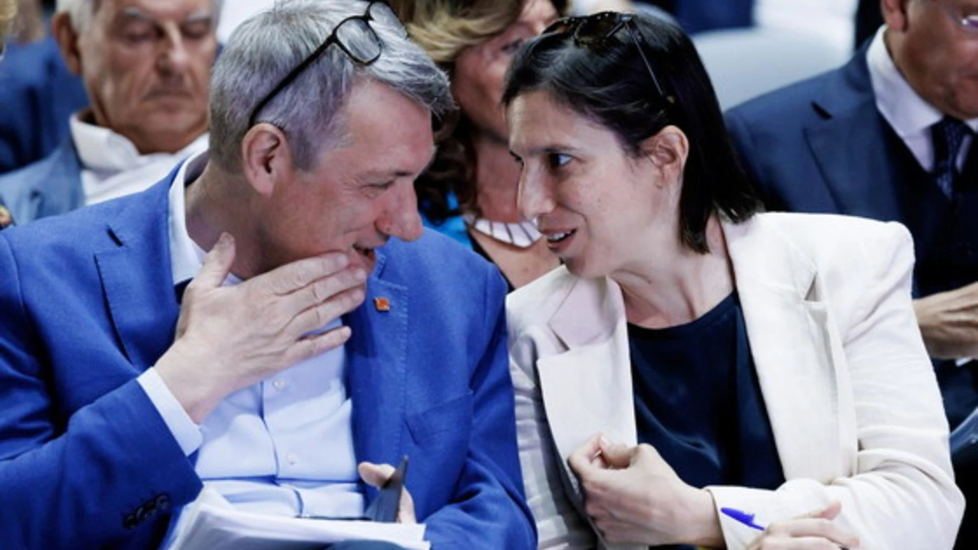 Schlein o Landini: chi è più fuori dal mondo?