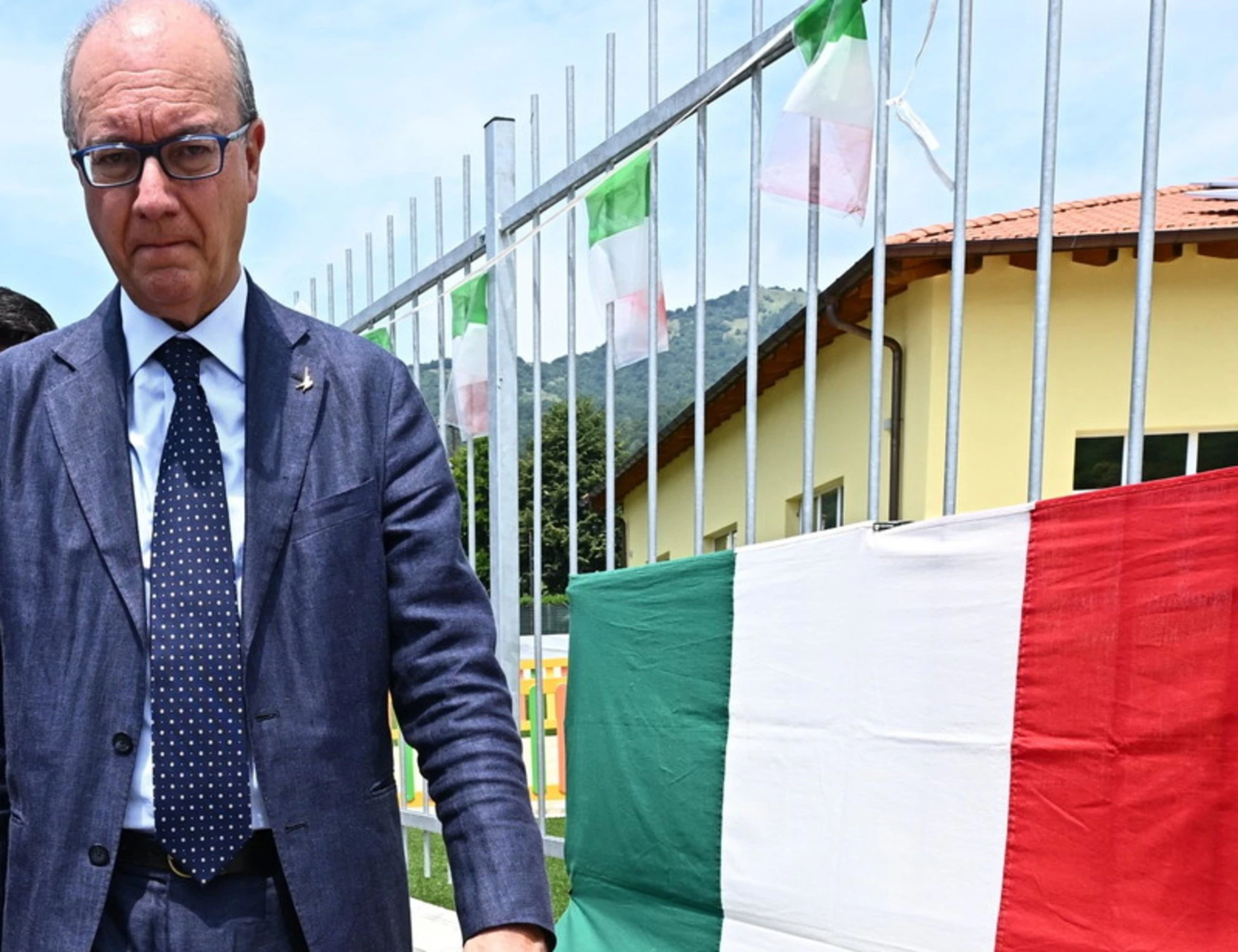 Valditara, studenti puniti per "Italia agli italiani"? "Frase condivisibile", prof rossi nel mirino