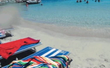 Spiagge, la mappa dei prezzi folli: quanto costano gli ombrelloni
