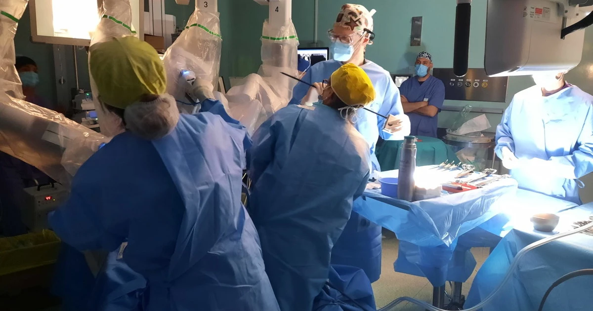 Milano, all'ospedale San Paolo centesimo intervento chirurgico grazie al robot "Da Vinci"